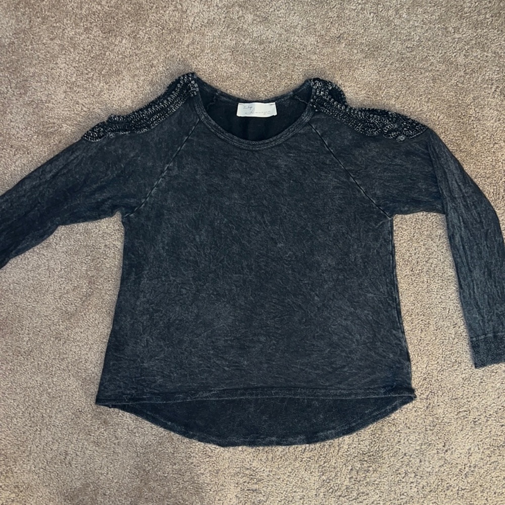 Cut out shoulder sweatshirt